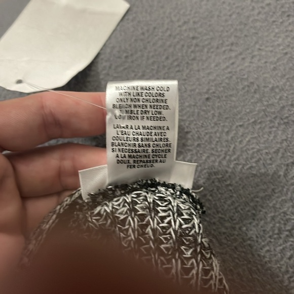 Zumiez Women's grey white black sleeved cardigan , Size L - Picture 5 of 6